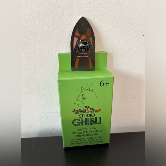 Loungefly Studio Ghibli Stained Glass of Princess Mononoke Kodama Portrait Pin - Picture 6 of 11